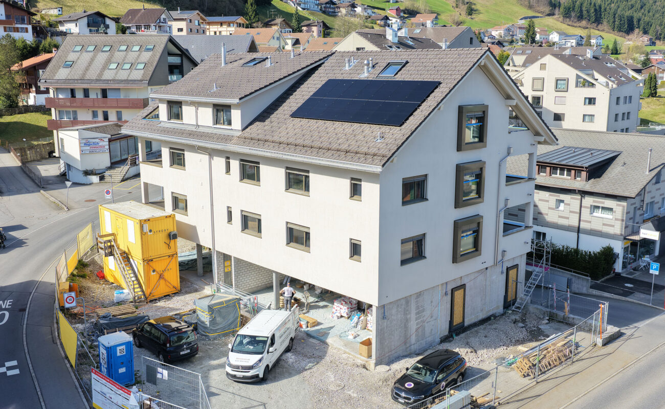 Mehrfamilienhaus Klewenstock, Emmetten NW, Handwerkerzmittag